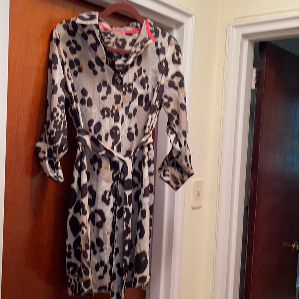 Eliza J size 10 large leopard print shirt dress